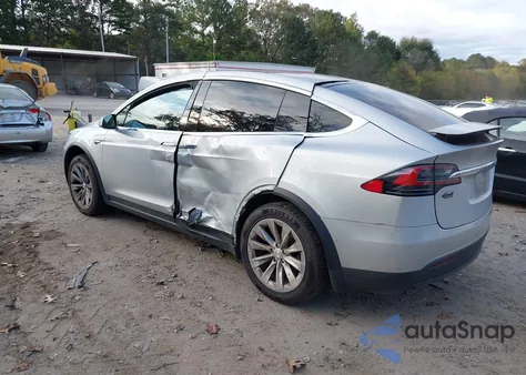 2016 Tesla Model X 60D/70D/75D/90D/P100D z USA, uszkodzony, nr VIN 5YJXCBE28GF016969